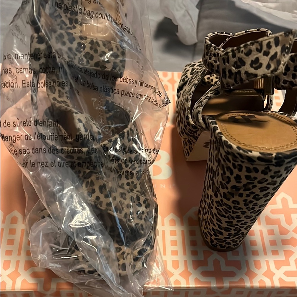 Gianni Bini Brown and Black Heels with Leopard Print